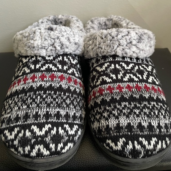 slippers - Picture 2 of 5